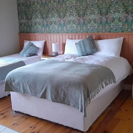 Guest house Ard Na Coille 4*